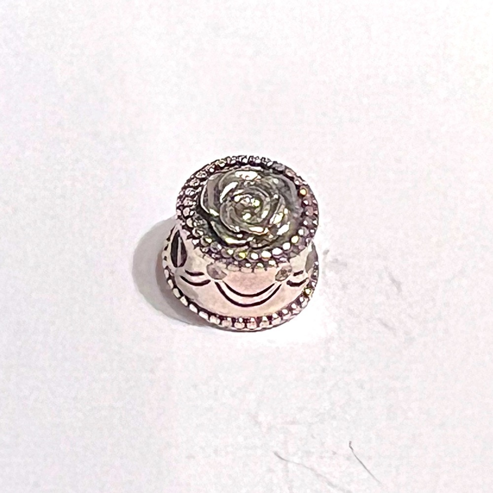 Chamilia happy birthday cake charm